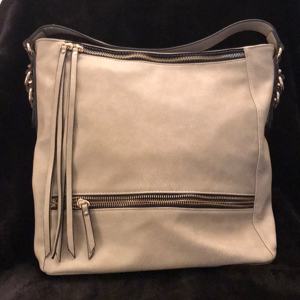 Beige shoulder bag